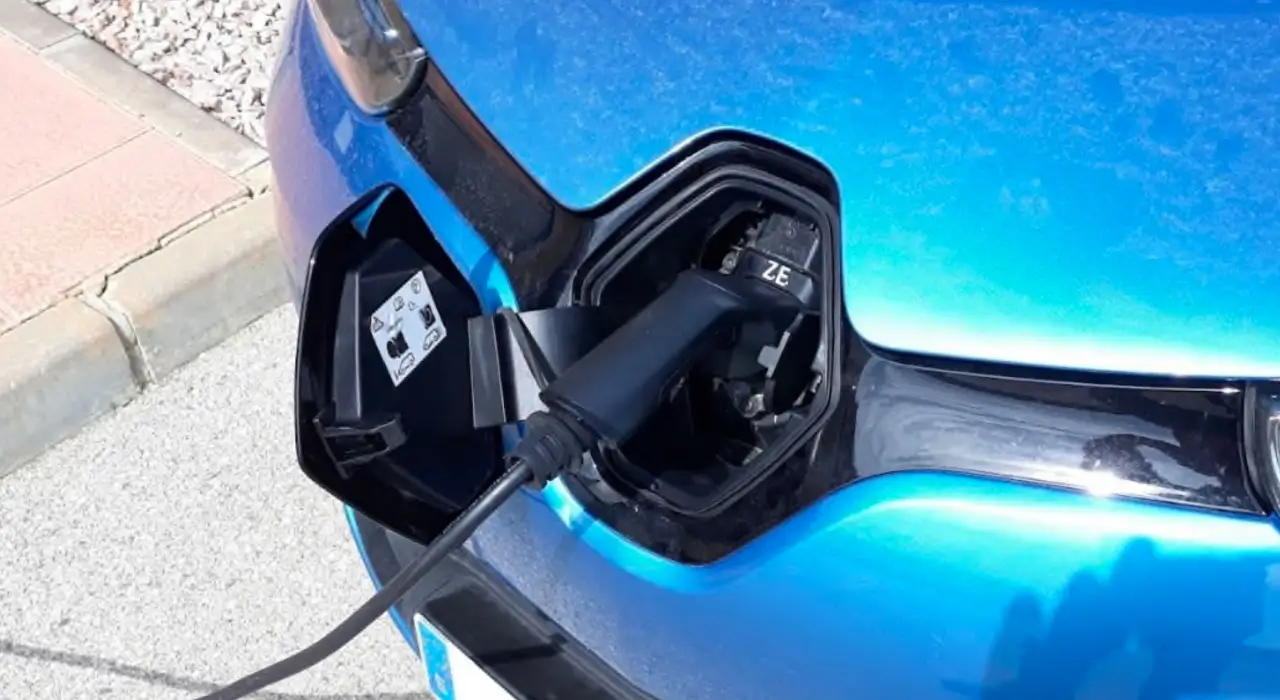 Interior del Renault Zoe, salpicadero y pantalla central